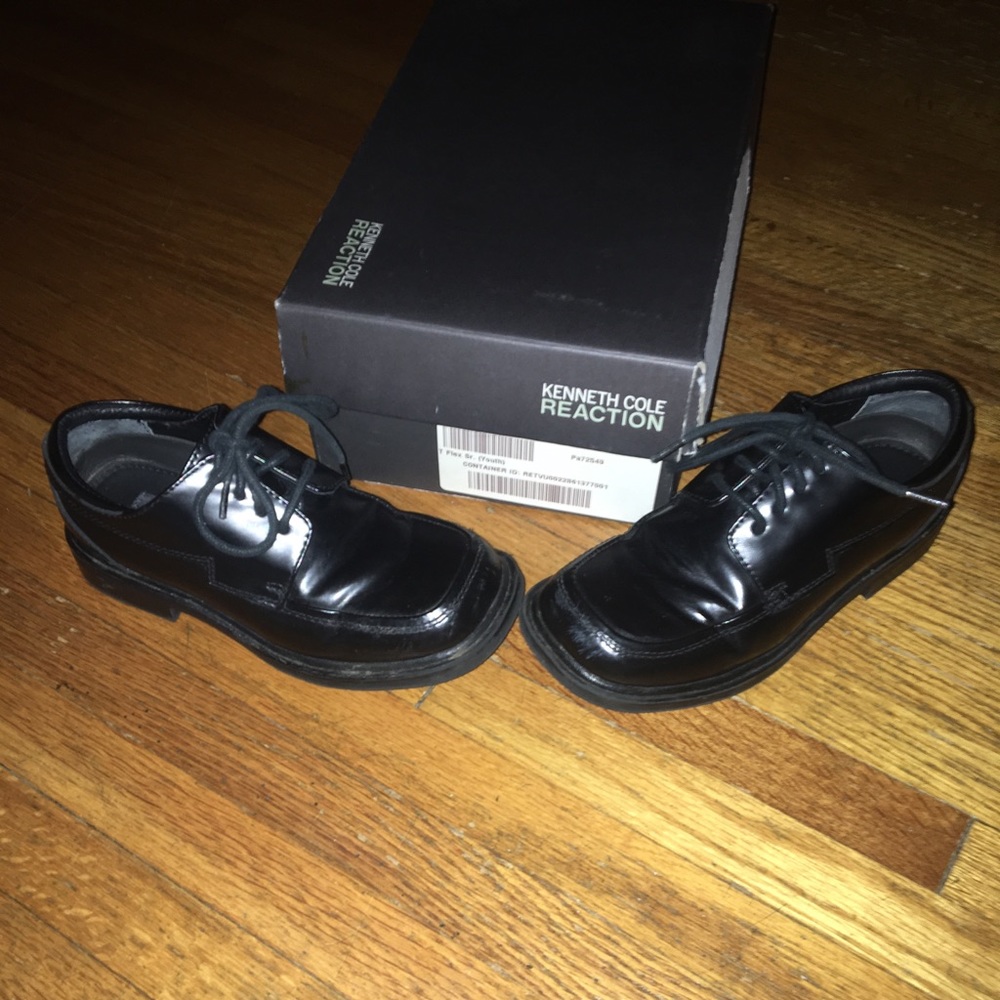 Kenneth Cole Boys dress shoes